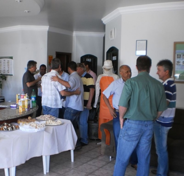  Confraternização - Encontro dos Amigos
